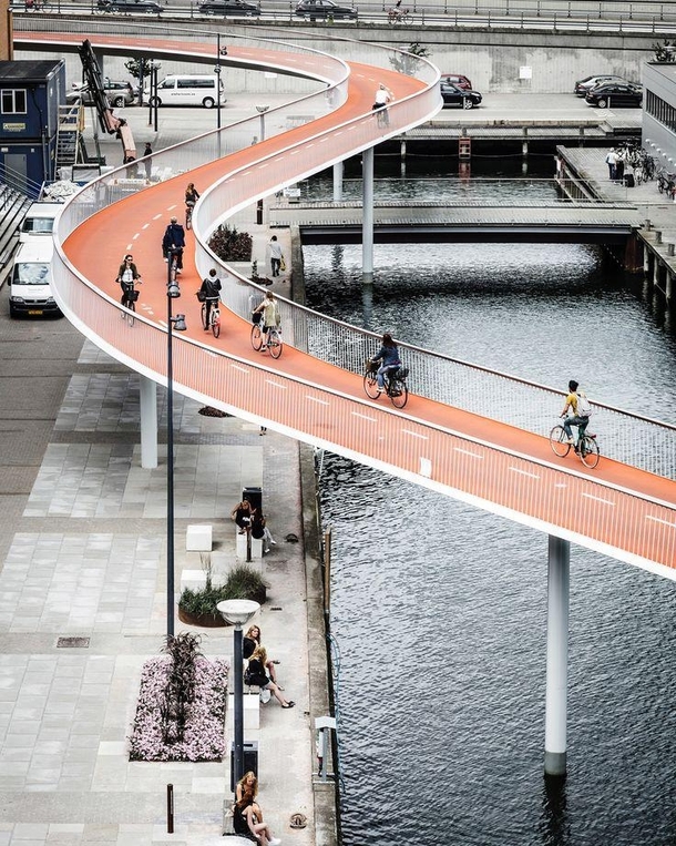 Elevated bike path in Copenhagen 