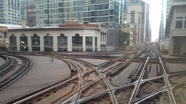 Elevated intersection of Chicagos L transit system 