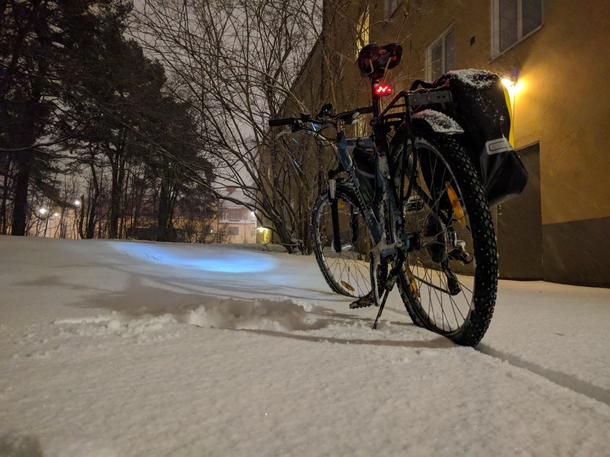 Enjoyed a wonderful bike commute from work in fresh snow in Stockholm 