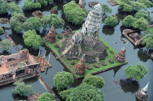 Flooded ruins in Thailand  x-post from rpics 