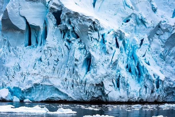 Fractured glacier in the Antarctic Peninsula OC x