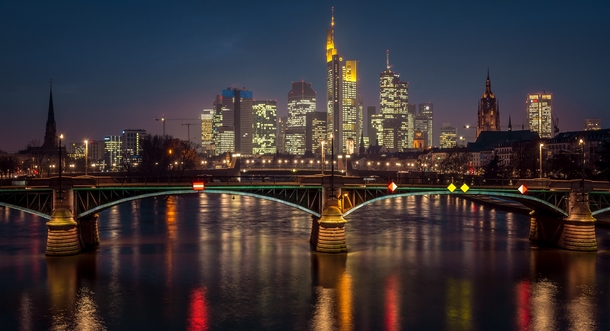 Frankfurt at night 