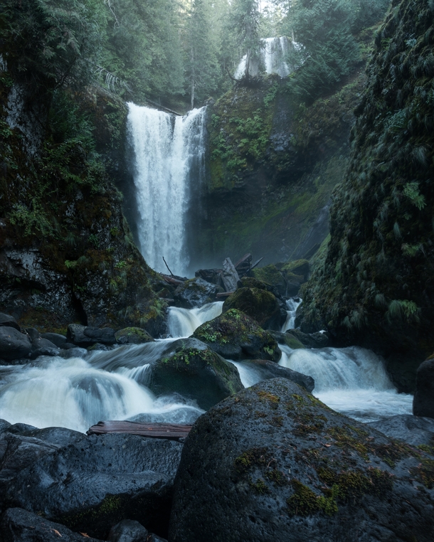 Gifford Pinchot NF has some neat waterfalls WA USA 