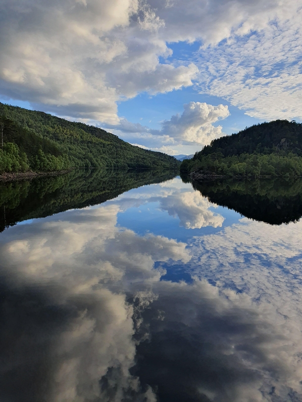 Glen Afric - Scotland Wasnt expecting the mirror effect 