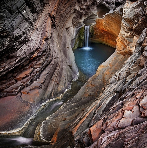 Hamersley Gorge waterfall Karijini National Park Western Australia  Photo by Ignacio Palacios