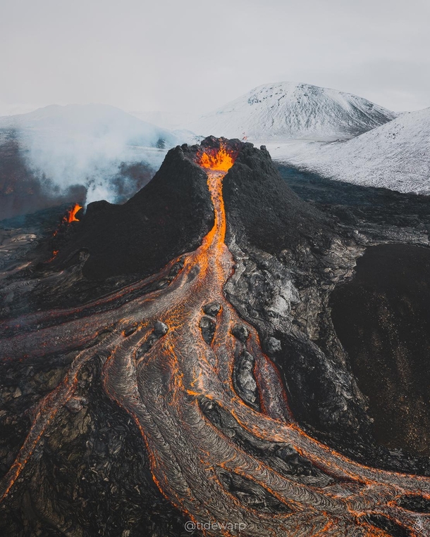 Heres another shot from the ongoing eruption in Iceland 