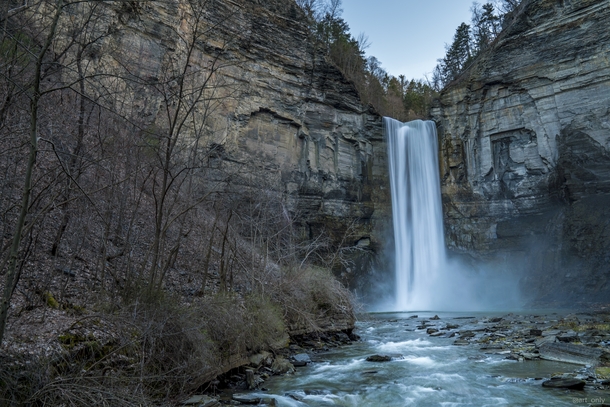 I dont know how to pronounce it but last week I visited Taughannock Falls in Ithica NY and it was absolutely incredible 