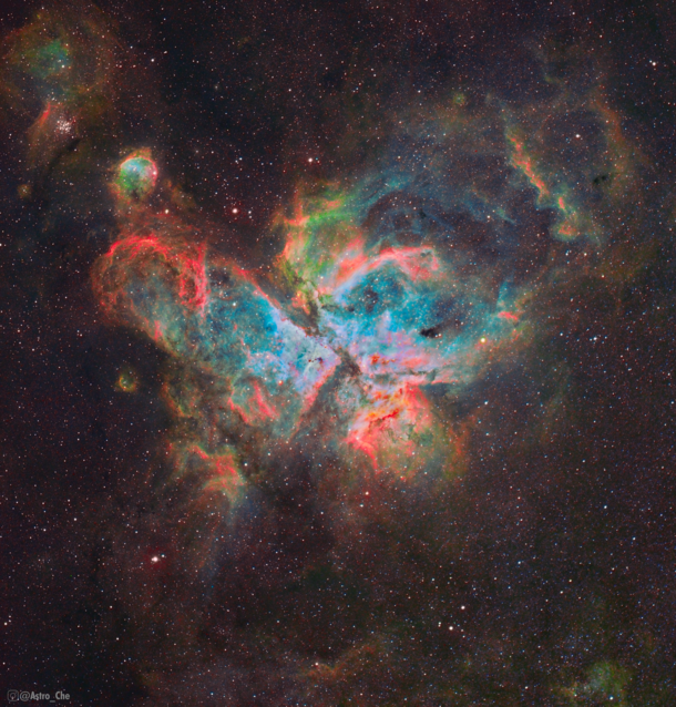 I just managed to photograph the Carina nebula before the sun rose Edited in the Hubble SHO palette