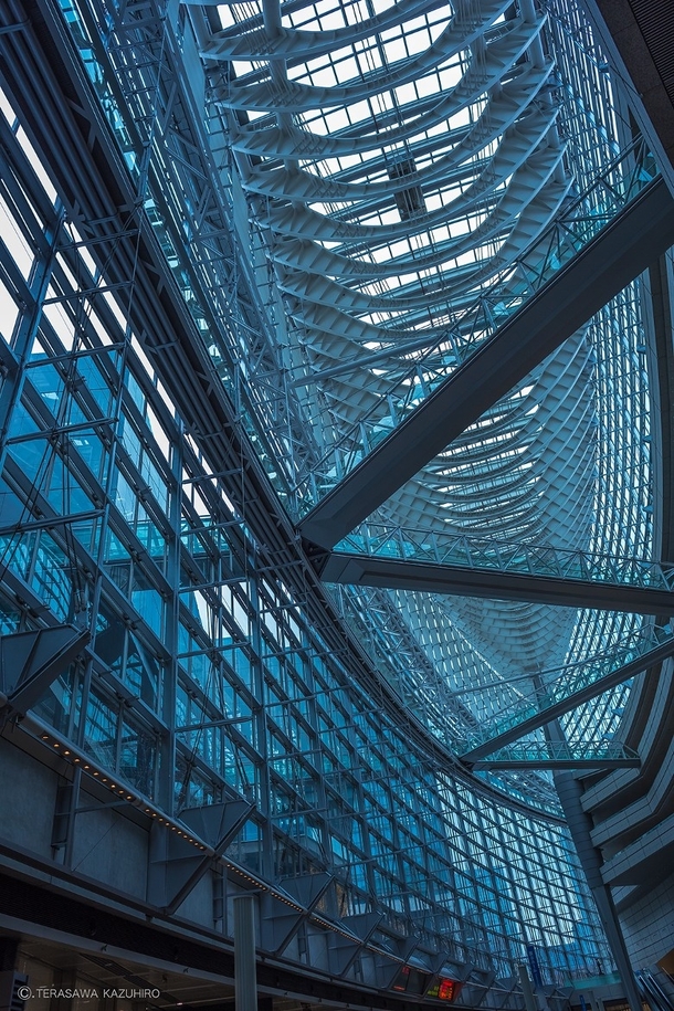 Imposing architecture interior of the Tokyo International Forum  by Kazuhiro Terasawa x-post rJapanPics