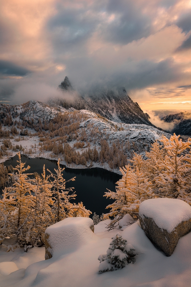 Incredible conditions as Fall meets Winter at The Enchantments WA OCx ross_schram