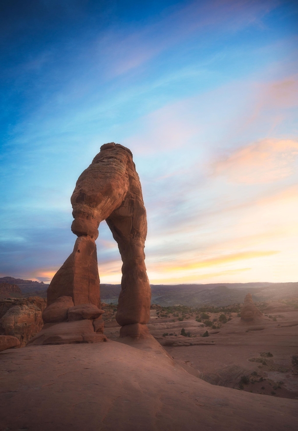 It took a while in summer but I eventually got a shot of delicate arch without the crowds Arches National Park Utah 