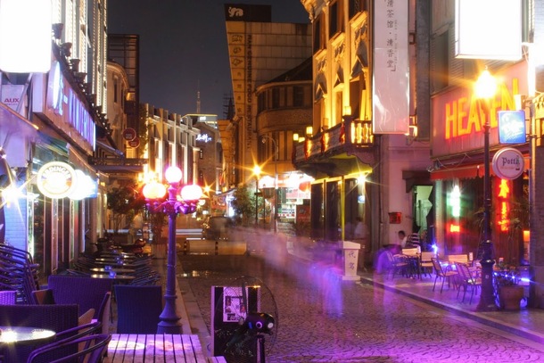 Laowaiton or literally Foreign Town is the center of night life for expats in Ningbo China