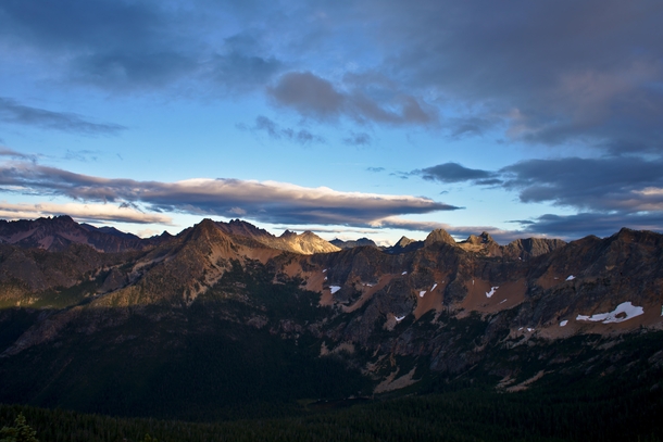 Last rays of sunlight in the North Cascades x 
