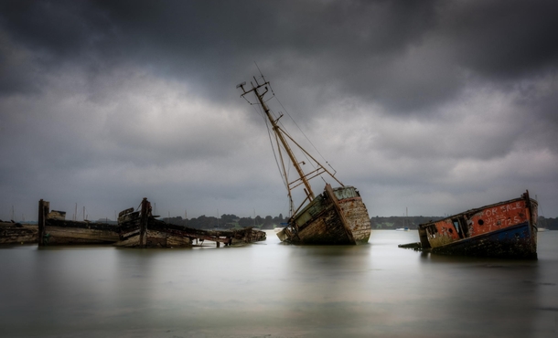 Long-forgotten Ships in the River Orwell at Pin Mill Suffolk UK  by Richard Sherman