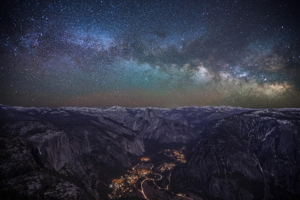 Milky Way shining brightly over Yosemite Valley 