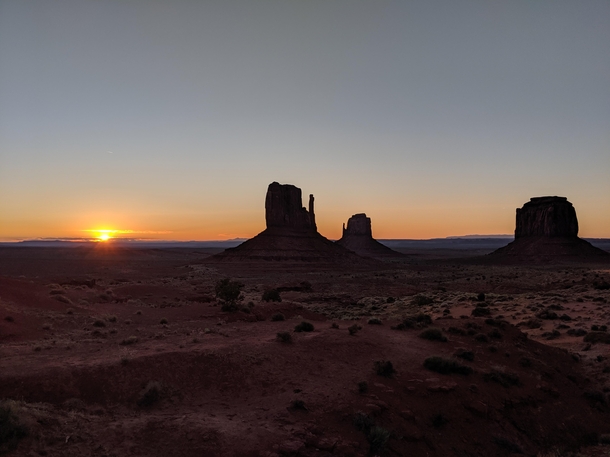 Monument Valley Rise 