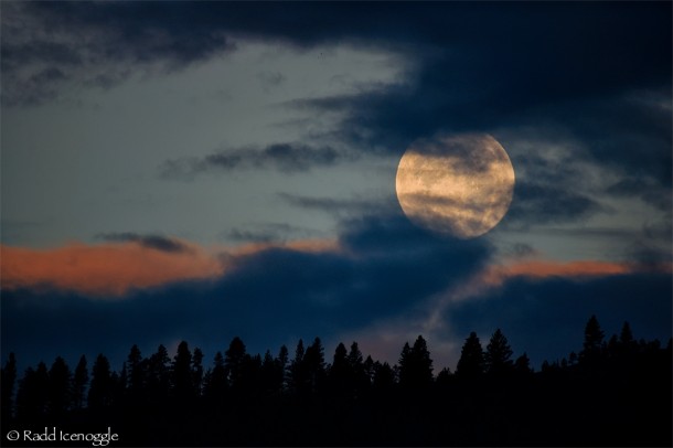 Moonset over the Bitterroot Valley Montana 