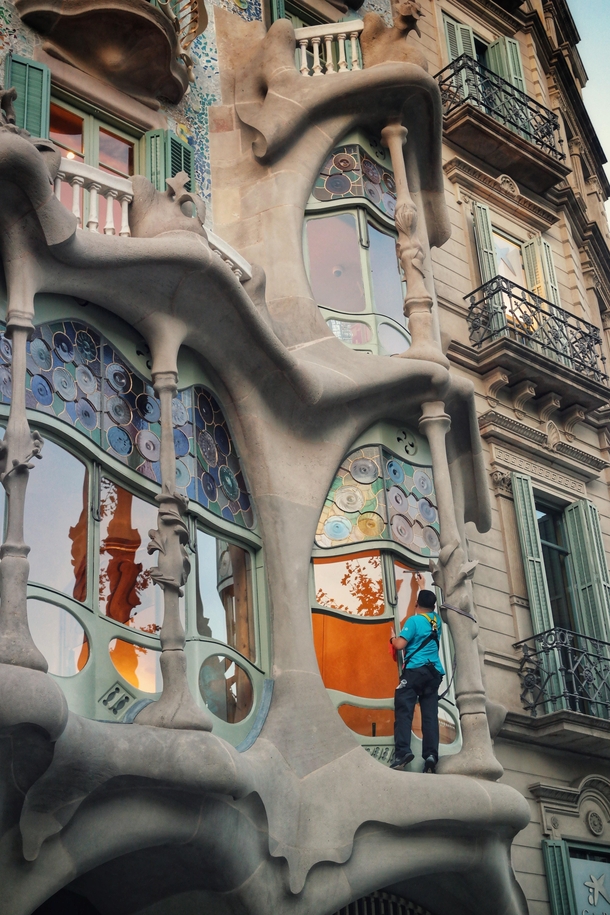 Morning cleaning of Casa Batll by Antoni Gaud in Barcelona 