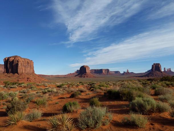 Morning in Monument Valley 