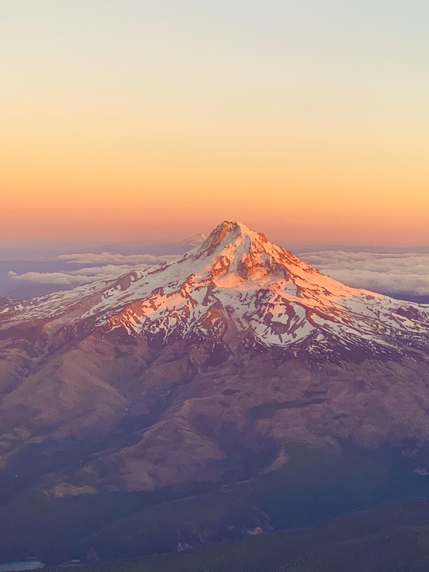 Mt Hood in Oregons magnificent sunset   