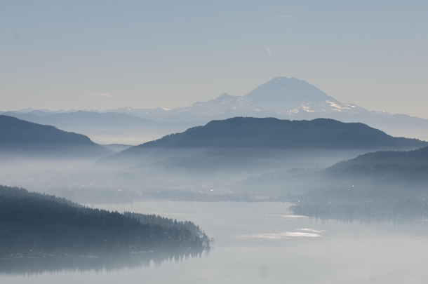 Mt Rainier and Lake Sammamish - Washington State  X