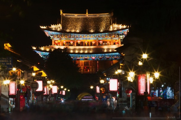 Nighttime in ancient Dali China 
