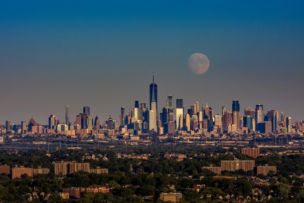 NYC Moonrise