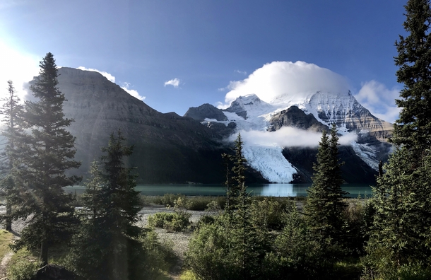 OC A glacial lake that far surpasses Lake Moraine in my opinion Located in the stunning Mount Robson Provincial Park BC 