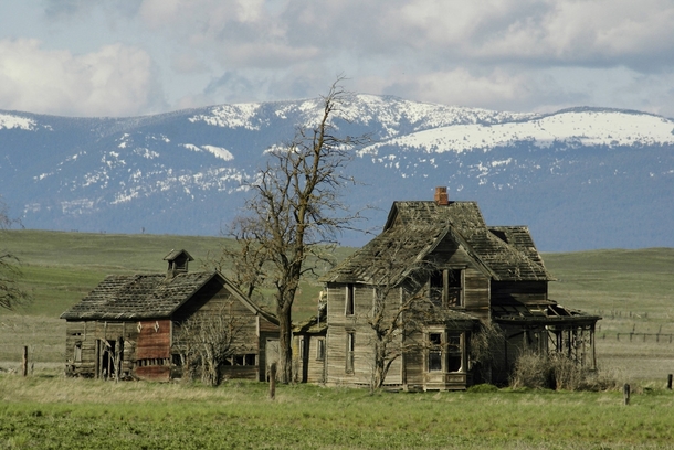 Only A Memory Abandoned Homestead with an amazing backdrop of the Cascades Mountains Photo by Swainboat 