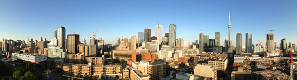 Panorama in the middle of Toronto x-post rtoronto 