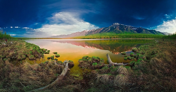 Panoramic view of Maloe Soloncovoe Lake in Russia Photo by Dmitry Moiseenko 