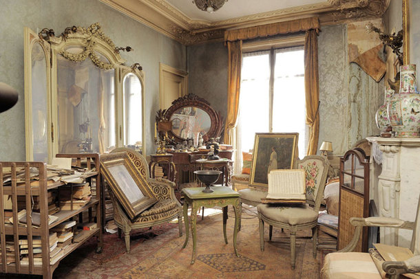 Parisian flat left untouched from  to  