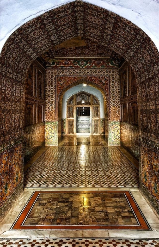 Passage into Emperor Jahangirs Tomb Lahore Built  