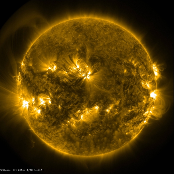 Picture of the sun taken by the SDO earlier today Look at the structures to the left 
