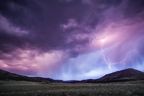 Quite the unexpected lightshow in the foothills of southern Wyoming x oc