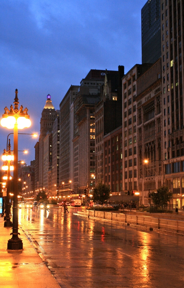 Rainy Michigan Ave in Chicago 