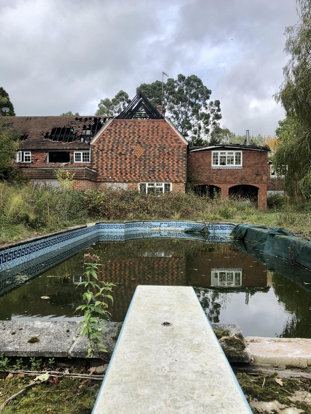 Recently explored this abandoned house and pool It caught on fire in  and has been empty for the past  years with many possessions left behind Link in comments for more 
