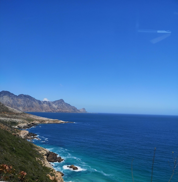 Roadside ocean views in Cape Town 