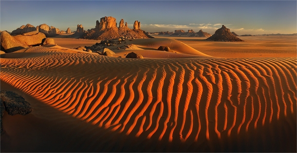 Sahara - sand dunes in Algeria  photo by Yury Pustovoy
