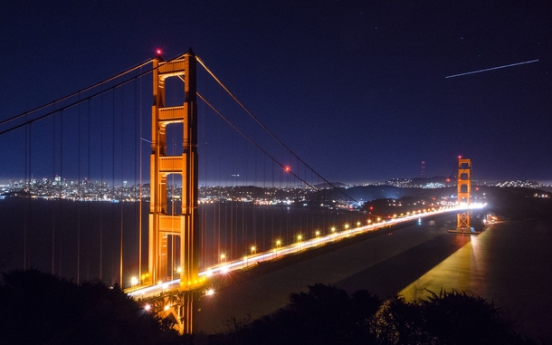 San Francisco Golden Gate Bridge at night 