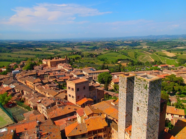 San Gimignano and the Tuscan countryside 