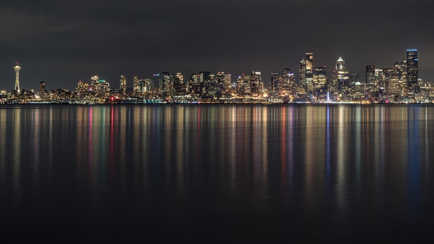 Seattle skyline from afar 