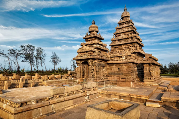 Shore Temple Group of Monuments at Mahabalipuram Tamil Nadu INDIA The temple facing the Bay of Bengal was built with blocks of granite dating from the th century AD