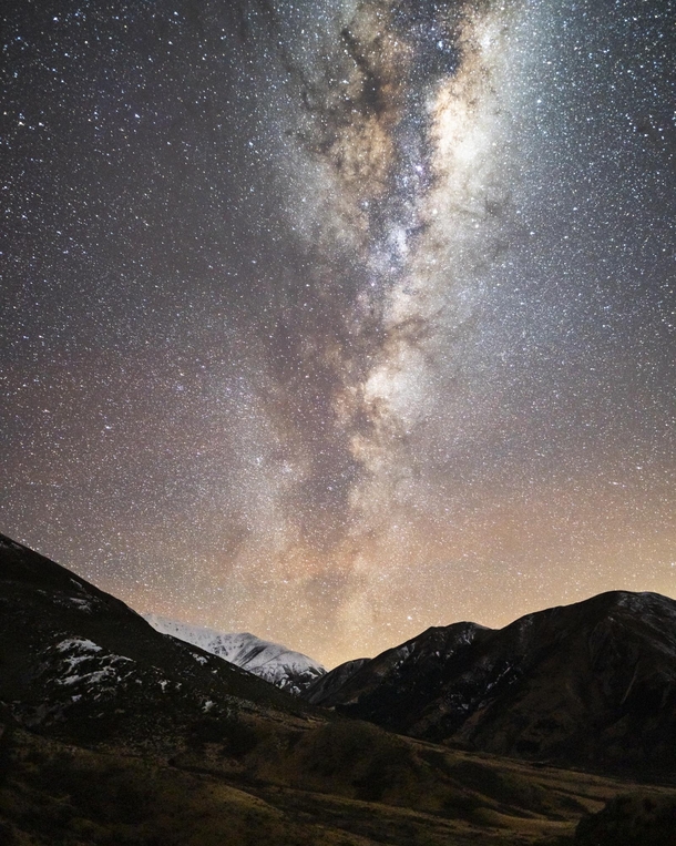 Single Exposure of the Milky Way Rising over Porters Pass NZ 