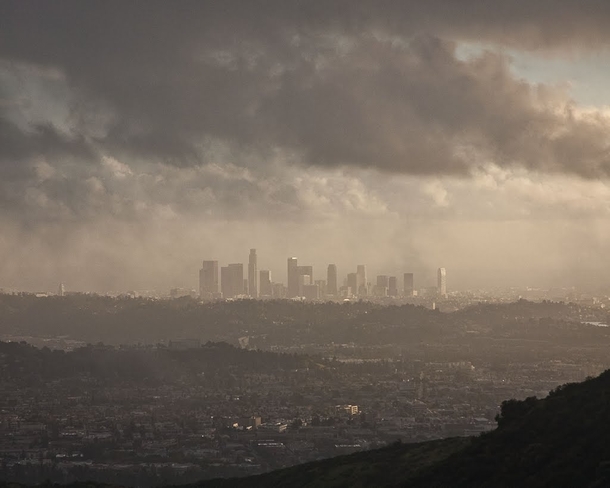 Smoky hazy cloudy Los Angeles 