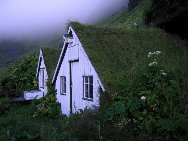 Sod roof houses in Vik Iceland Photo by Gilles Baldet 