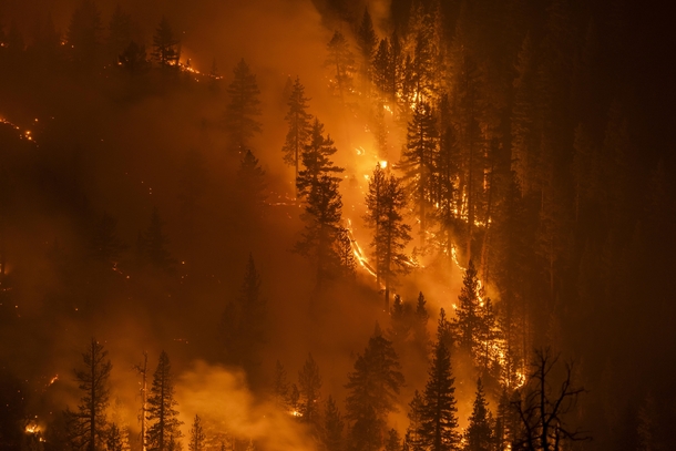 Strange Beauty of Californias Wildfires in Yosemite National Park 
