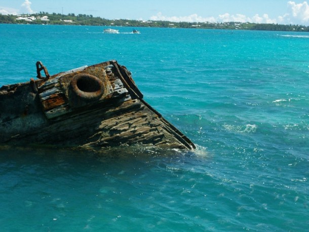 Sunken boat in Bermuda 