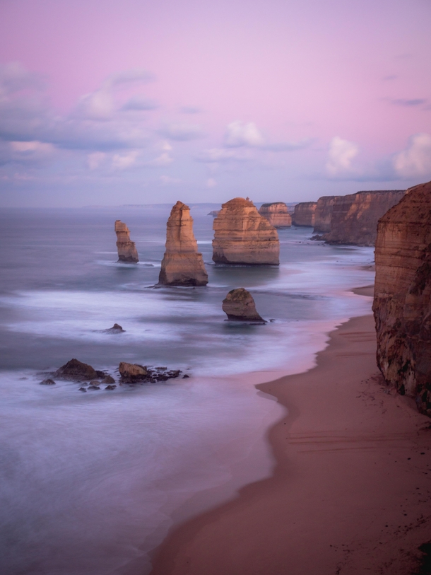 Sunrise Apostles - Great Ocean Road Australia  IG andyescapes