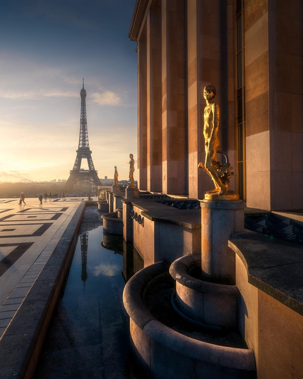 Sunrise in Paris 